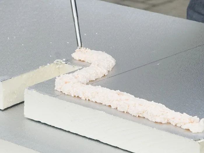 Verklebung von Perimeterdämmung